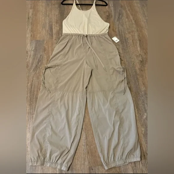 NWT Free People Backpacker Onesie Size Medium - Picture 5 of 5